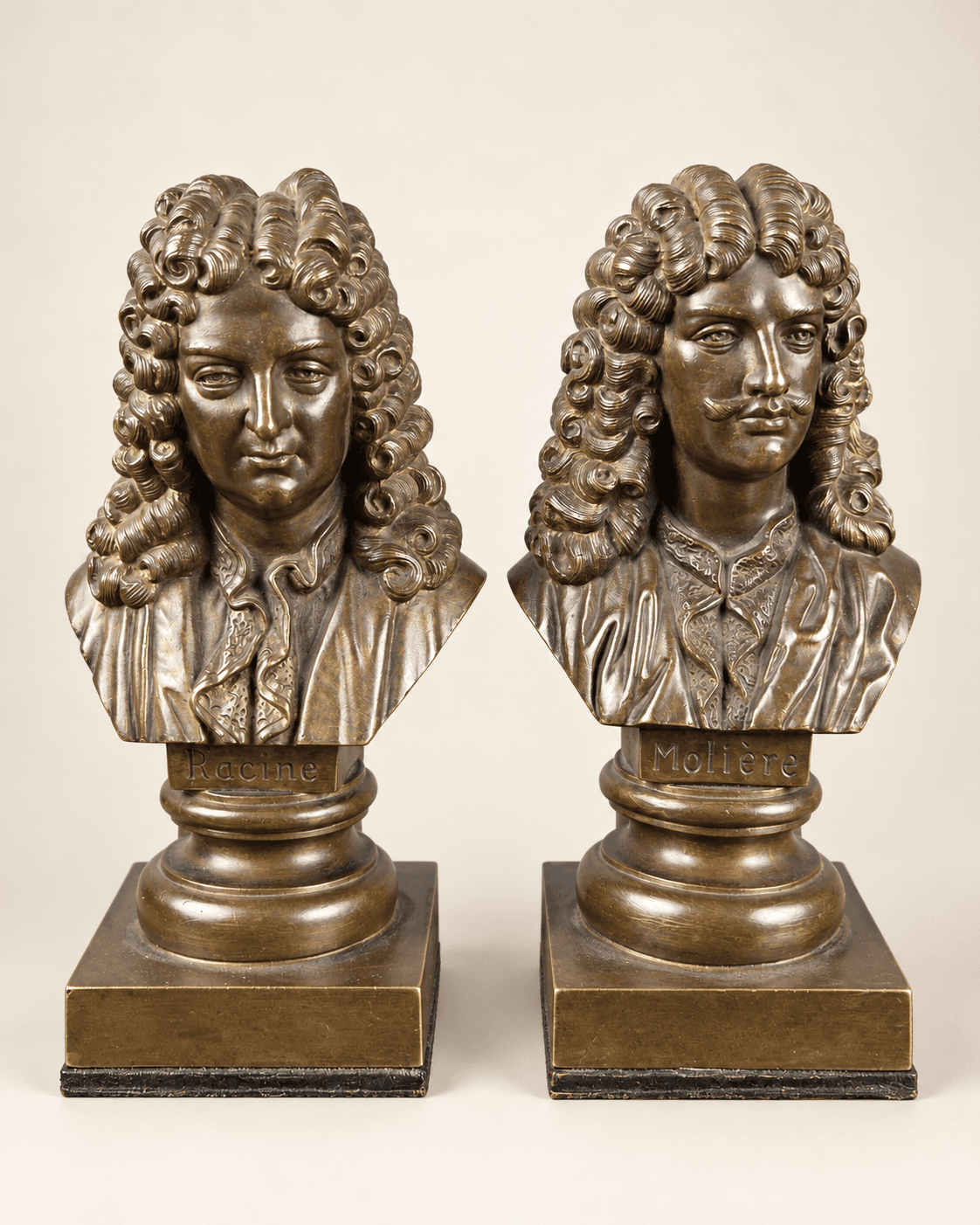 2 petits bustes en bronze "Racine et Molière" 19th — vue studio reconstituée et illustrative