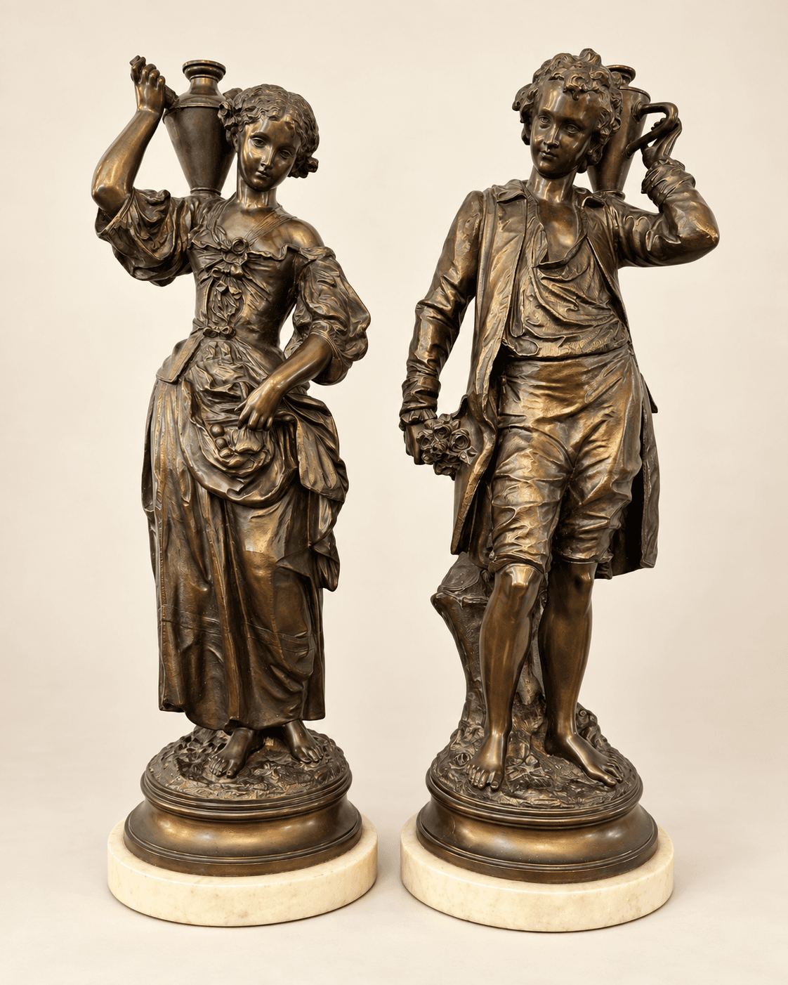 Couple de figures champêtres en régule, début du XXe siècle — vue studio reconstituée et illustrative