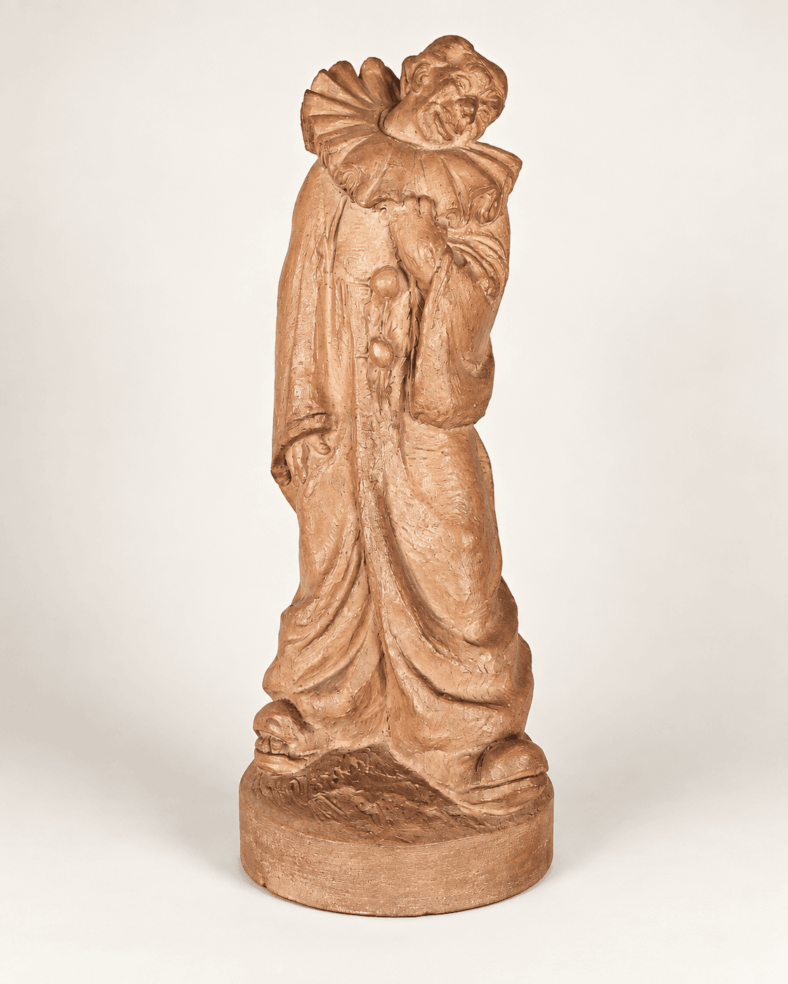 Sculpture en terre cuite, « Le Clown », Georges Adelaere (1901-1980), école belge — vue studio reconstituée et illustrative
