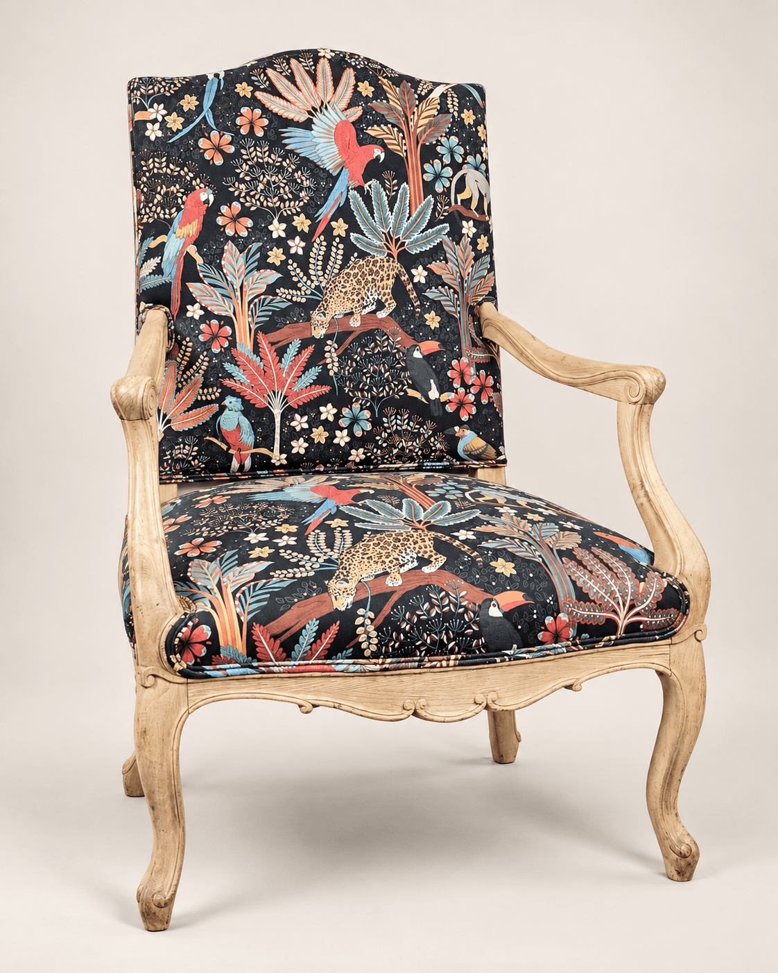 Fauteuil de style Régence, restauré, XIXe siècle — vue studio reconstituée et illustrative