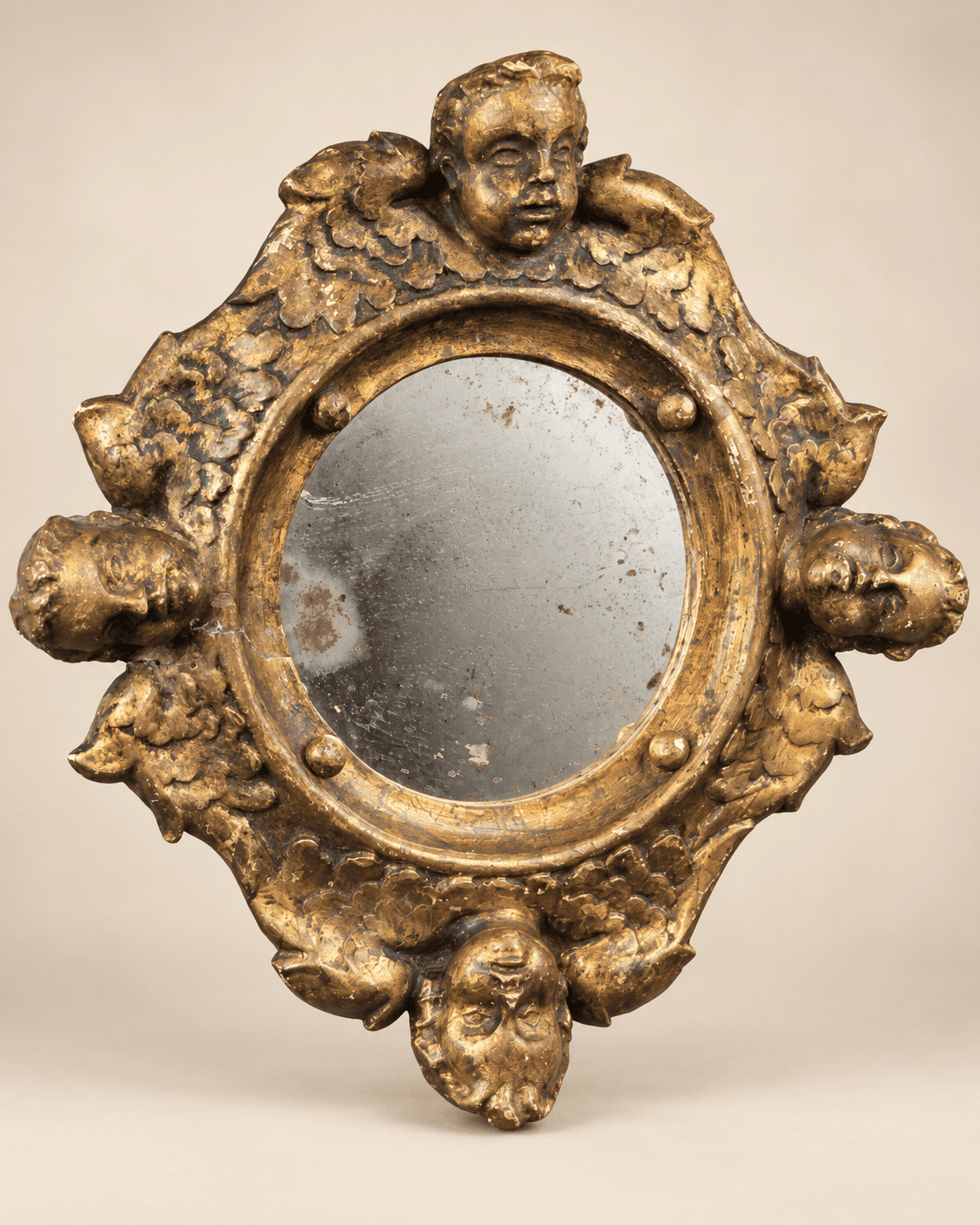 Petit miroir de style Louis XIV en bois doré, fin 19th — vue studio reconstituée et illustrative