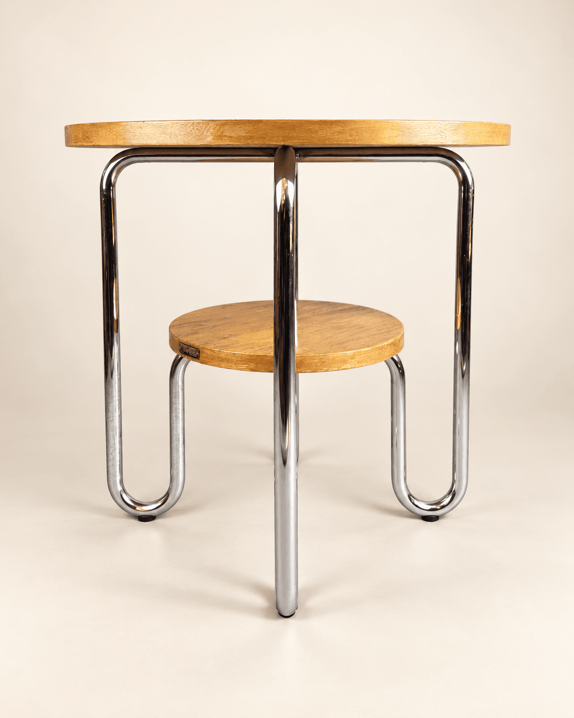 "Manubelge" à Gembloux, table de milieu en chrome, vers 1940