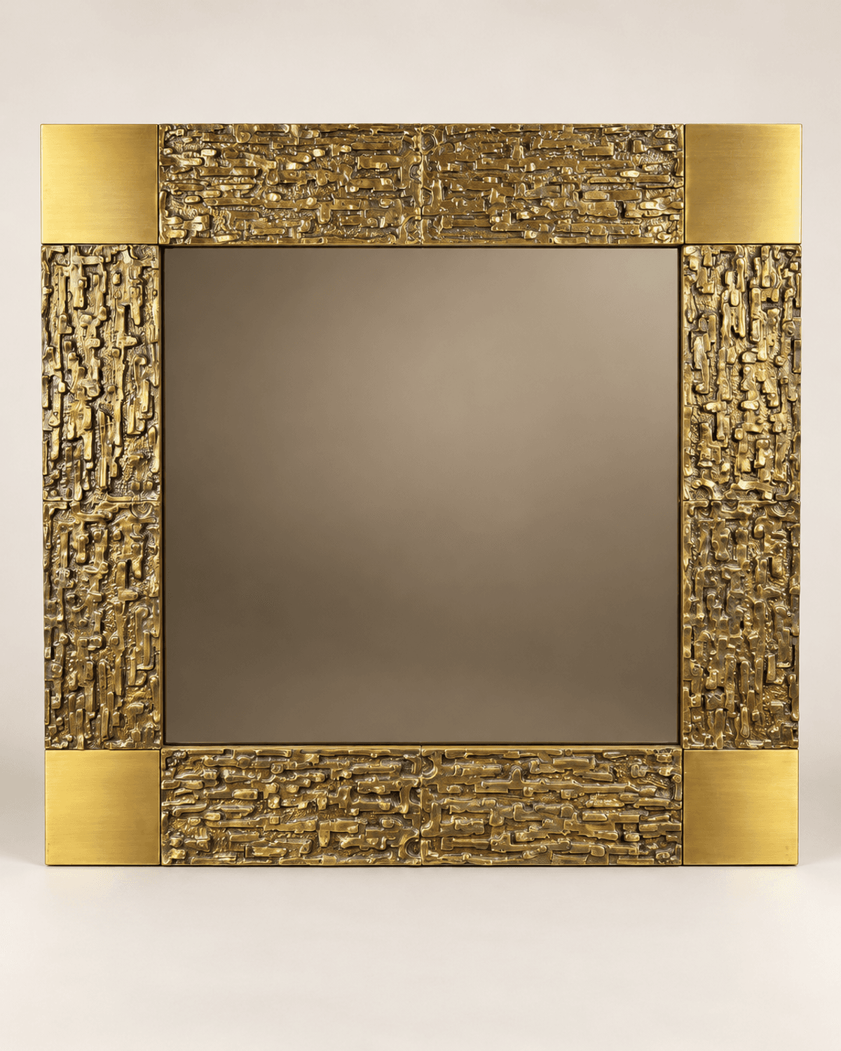 Luciano Frigerio, Miroir, encadrement en bronze et miroir fumé