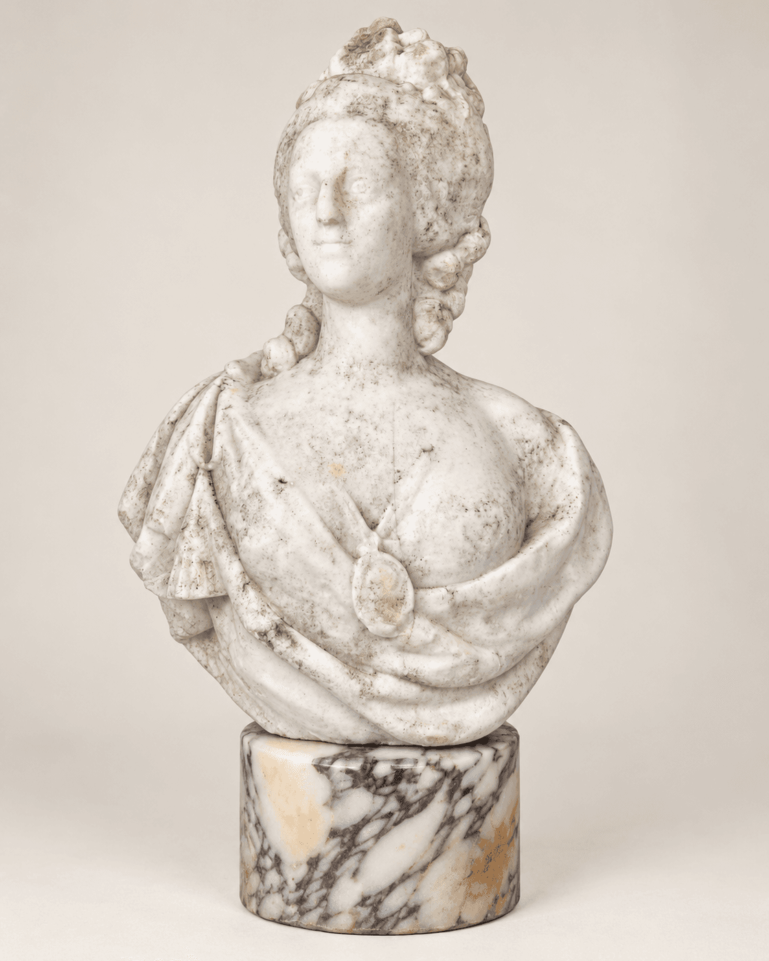 Buste de Marie Antoinette en marbre blanc, XIXe