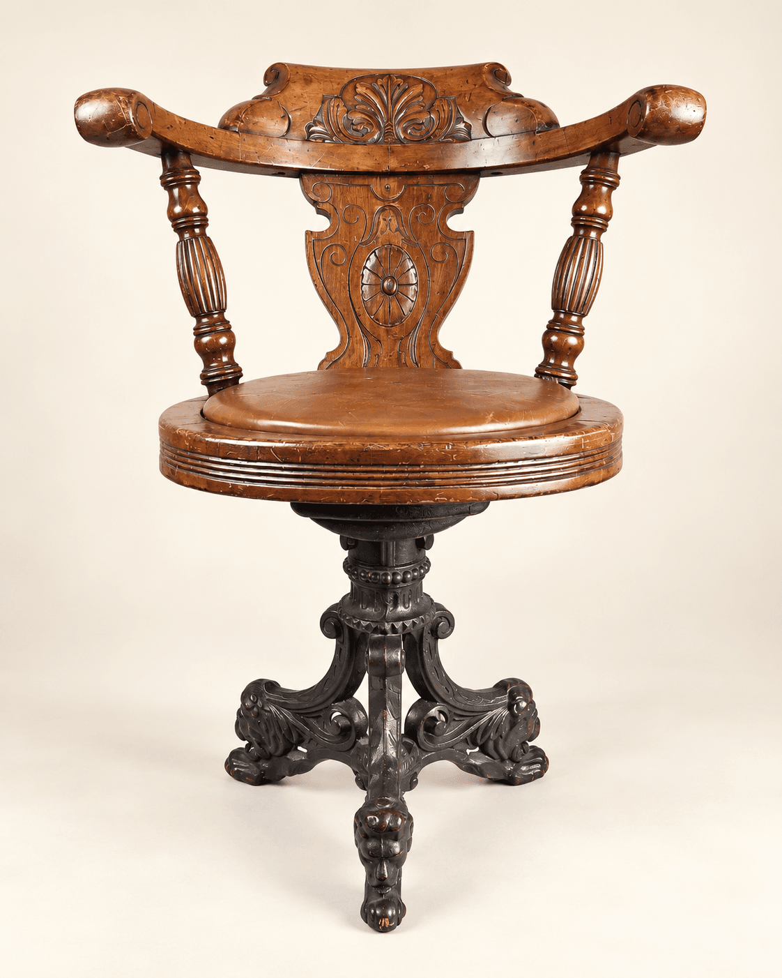Fauteuil de capitaine en bois patiné, fin XIXe