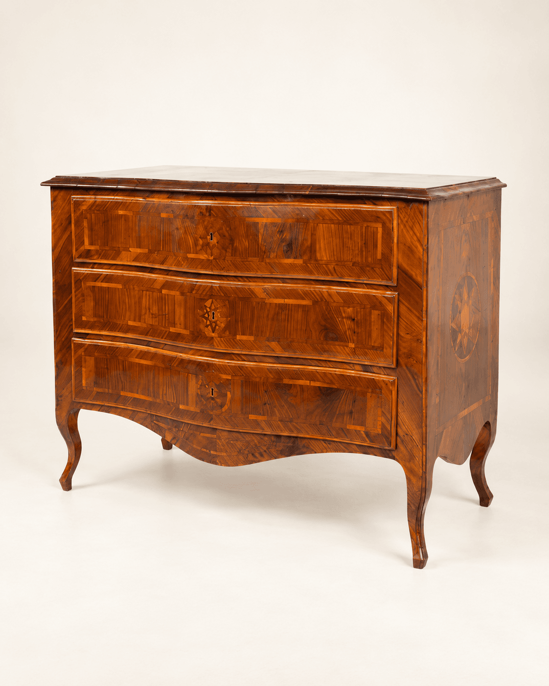 Commode en bois, Italie, XVIIIe siècle