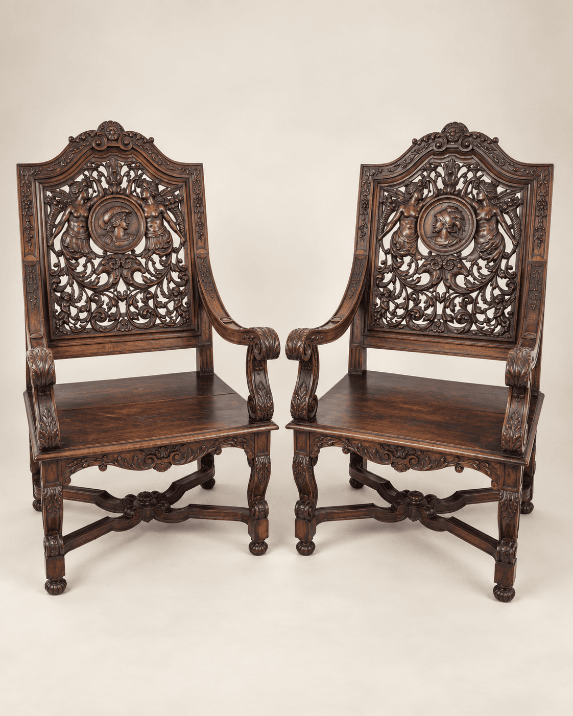 Paire de fauteuils de style Renaissance, XIXe
