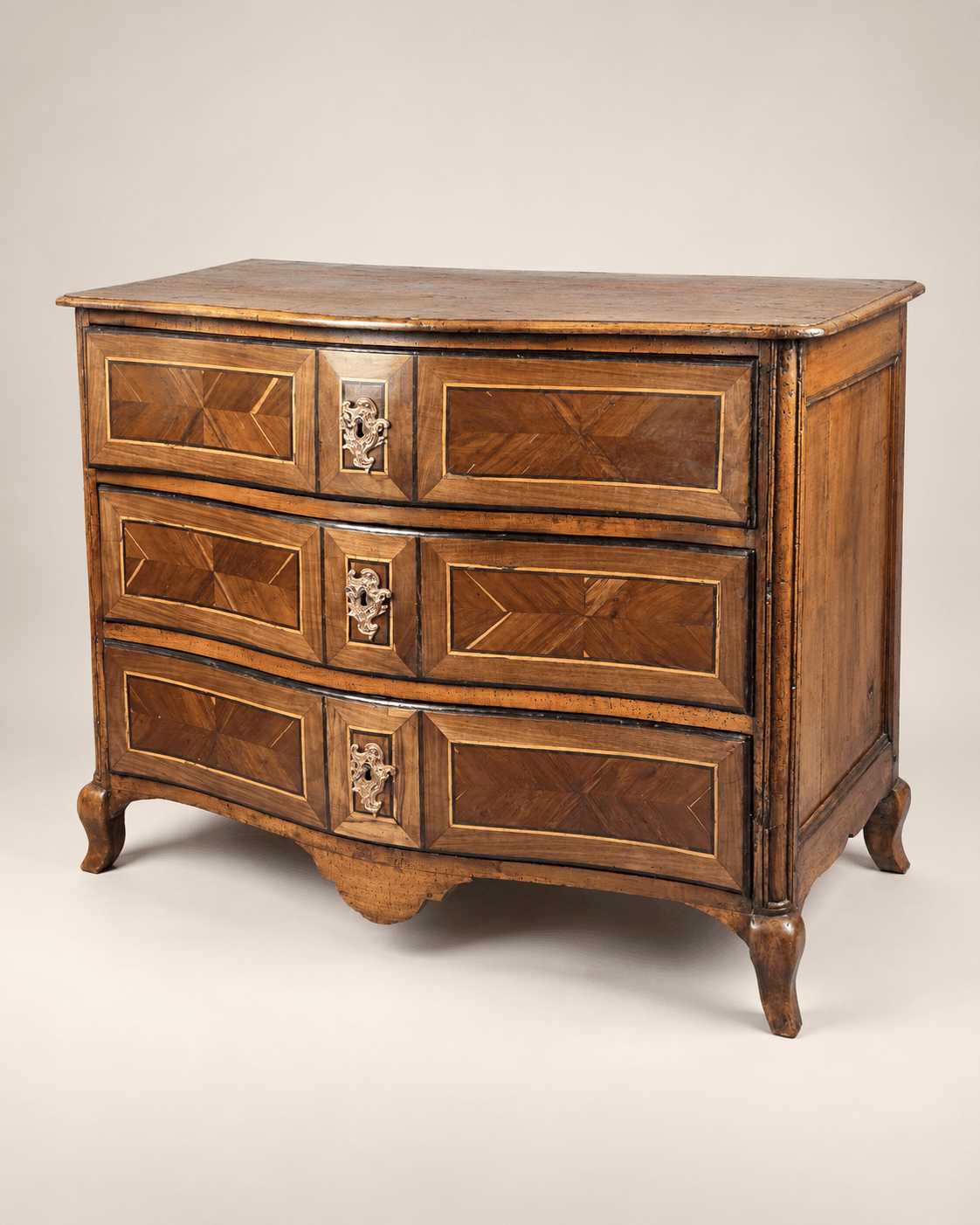 Commode de style Louis XV en acajou et palissandre, XIXe