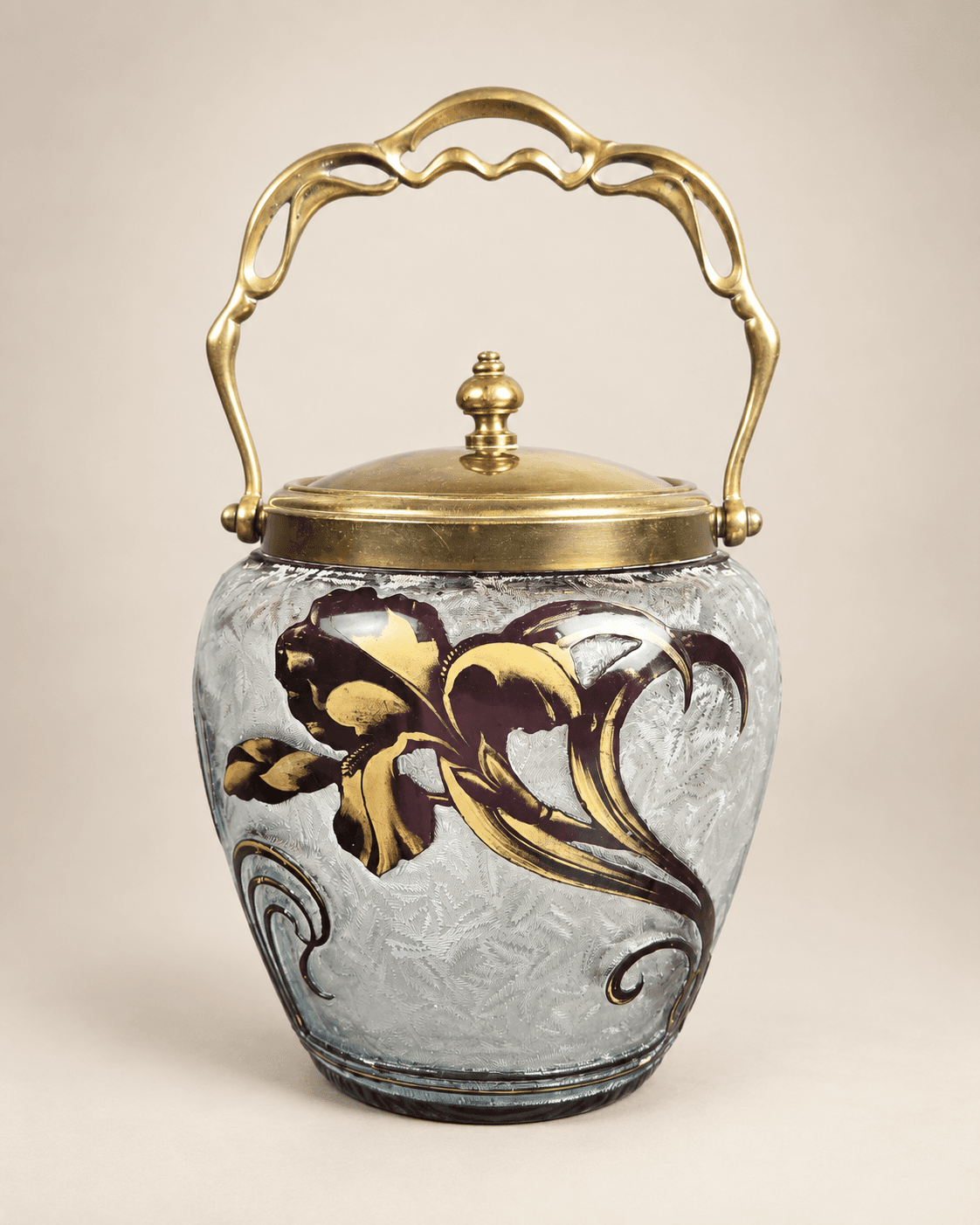 Seau à biscuits à décor d’iris, Baccarat, Art Nouveau