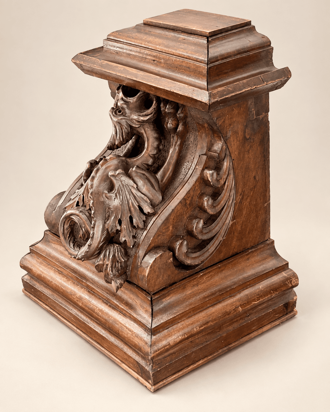 Ornement architectural en bois sculpté