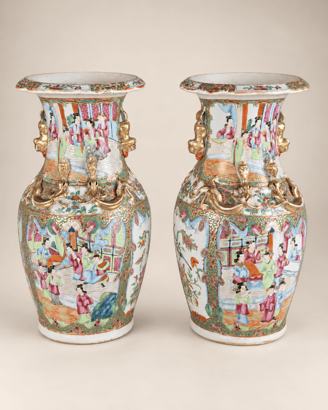 Paire de vases Chine en porcelaine polychrome, XIXe