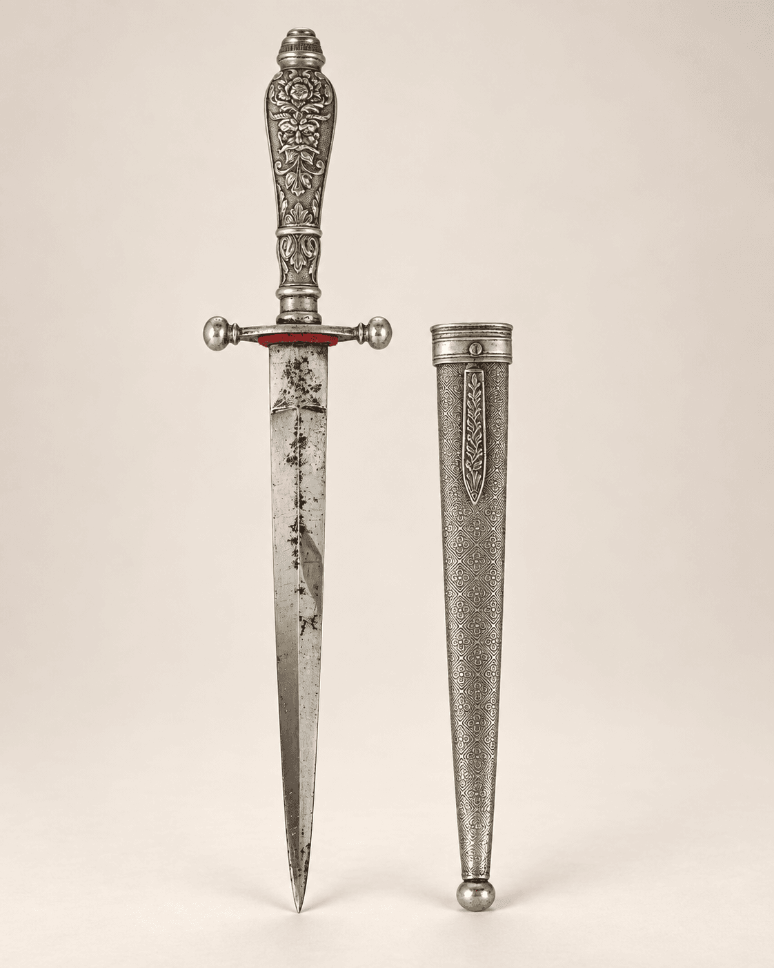 Dague romantique en métal argenté, décor d'une tête de satyre, circa 1850